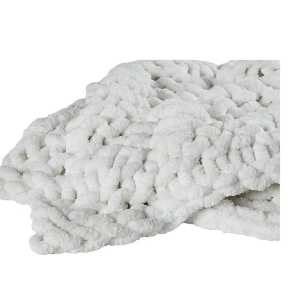 AVIVA STANOFF MARSHMALLOW POLYESTER THROW‎